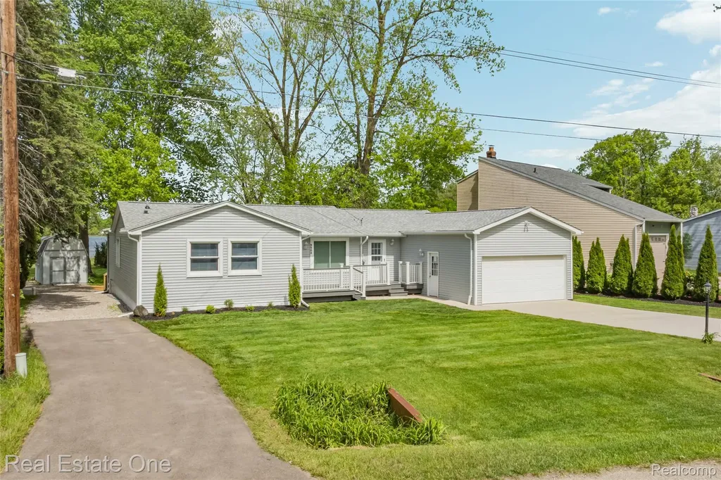 9503 Edward Drive Brighton Township MI 48114