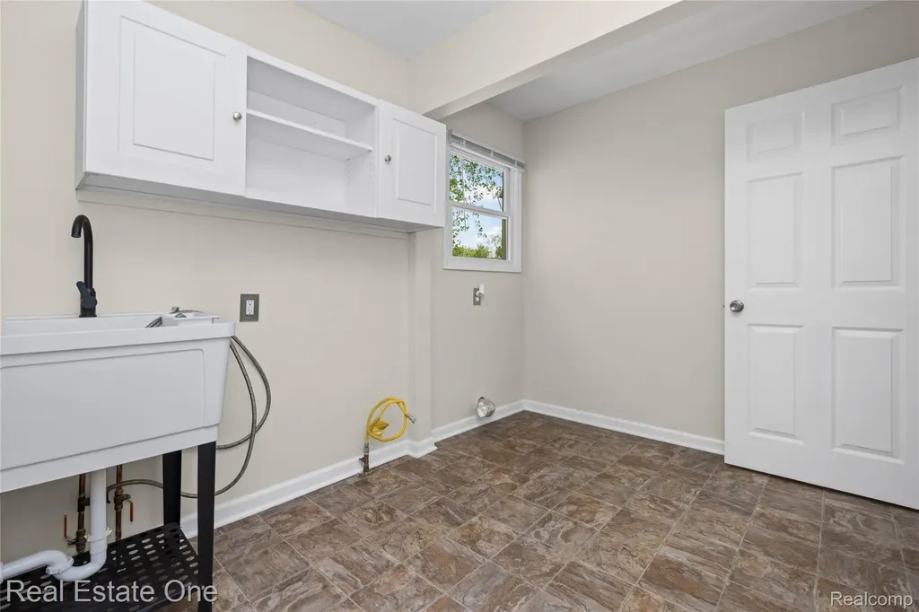 9503 Edward Drive Brighton Township MI 48114