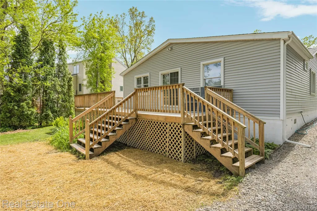 9503 Edward Drive Brighton Township MI 48114