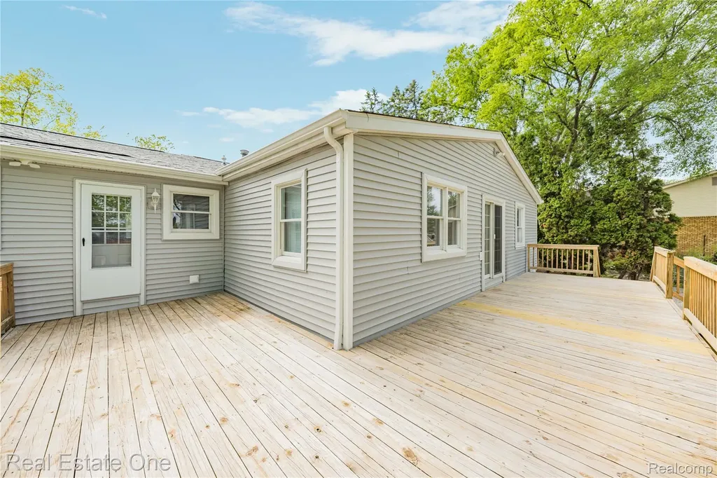 9503 Edward Drive Brighton Township MI 48114