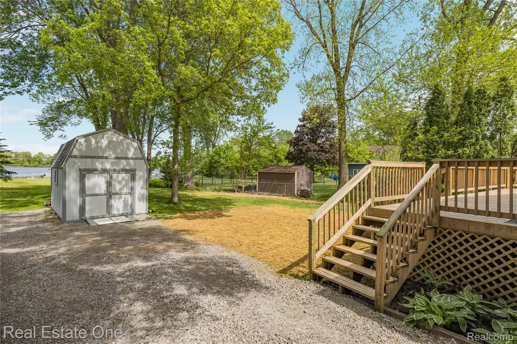 9503 Edward Drive Brighton Township MI 48114