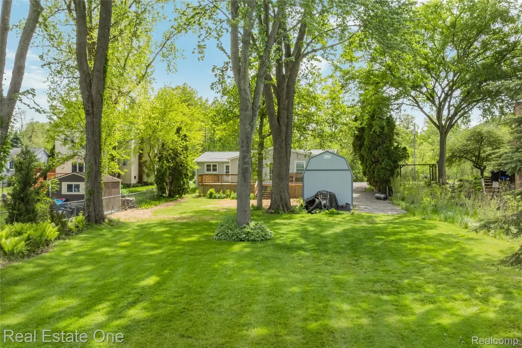 9503 Edward Drive Brighton Township MI 48114