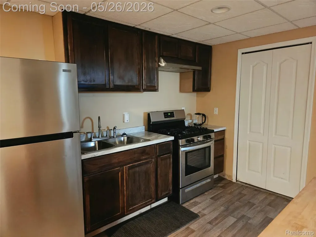1802 Mist Wood Drive Howell Township MI 48843