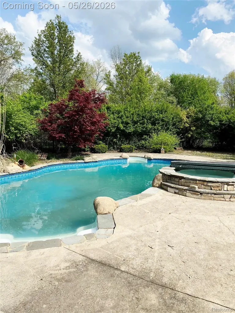 1802 Mist Wood Drive Howell Township MI 48843