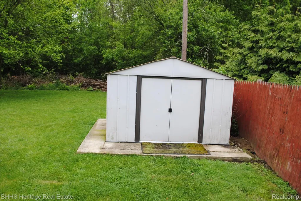 4080 Potts Road Handy Township MI 48836