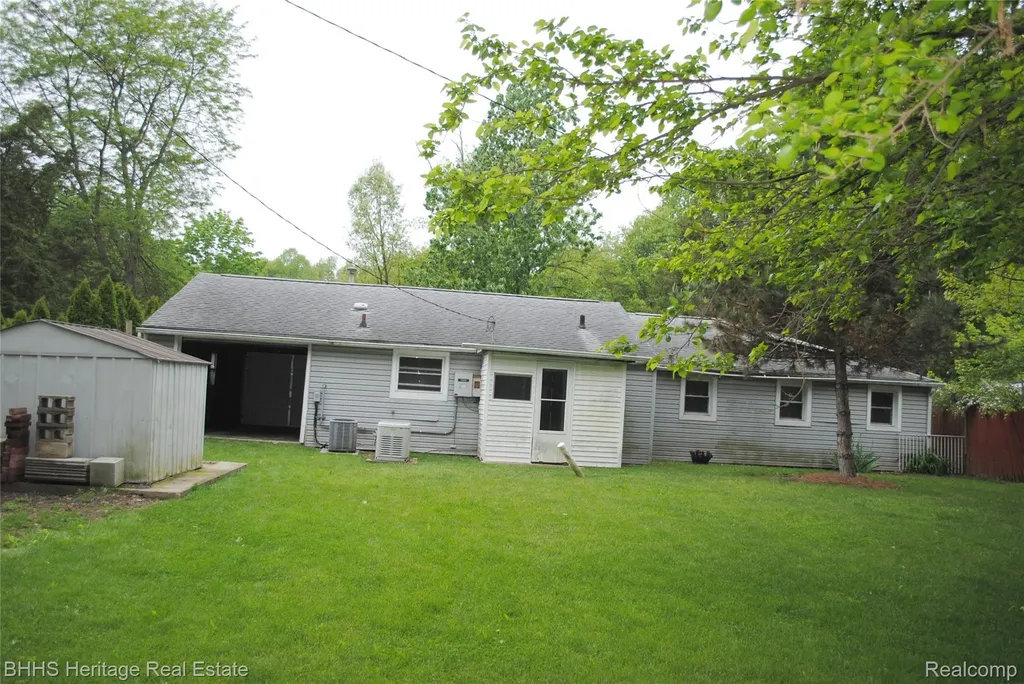 4080 Potts Road Handy Township MI 48836