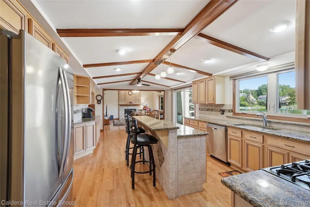 8915 Chestnut Run Drive Shelby Charter Township MI 48317