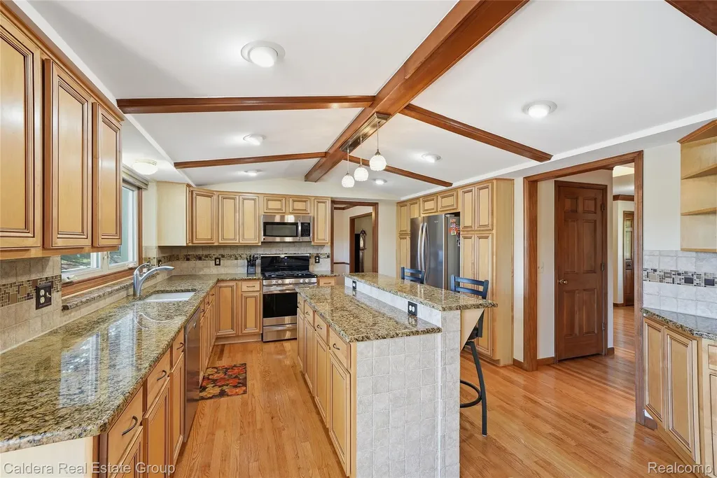 8915 Chestnut Run Drive Shelby Charter Township MI 48317