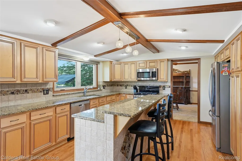 8915 Chestnut Run Drive Shelby Charter Township MI 48317