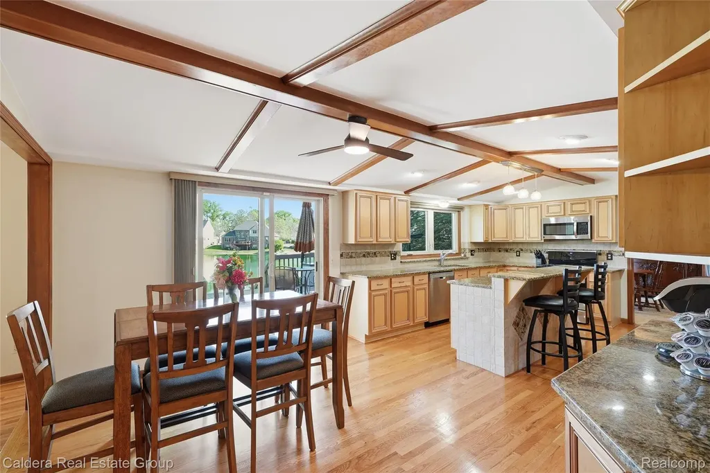 8915 Chestnut Run Drive Shelby Charter Township MI 48317