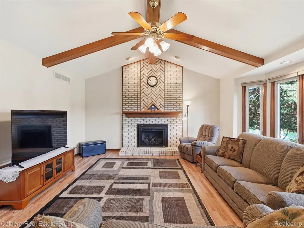 8915 Chestnut Run Drive Shelby Charter Township MI 48317