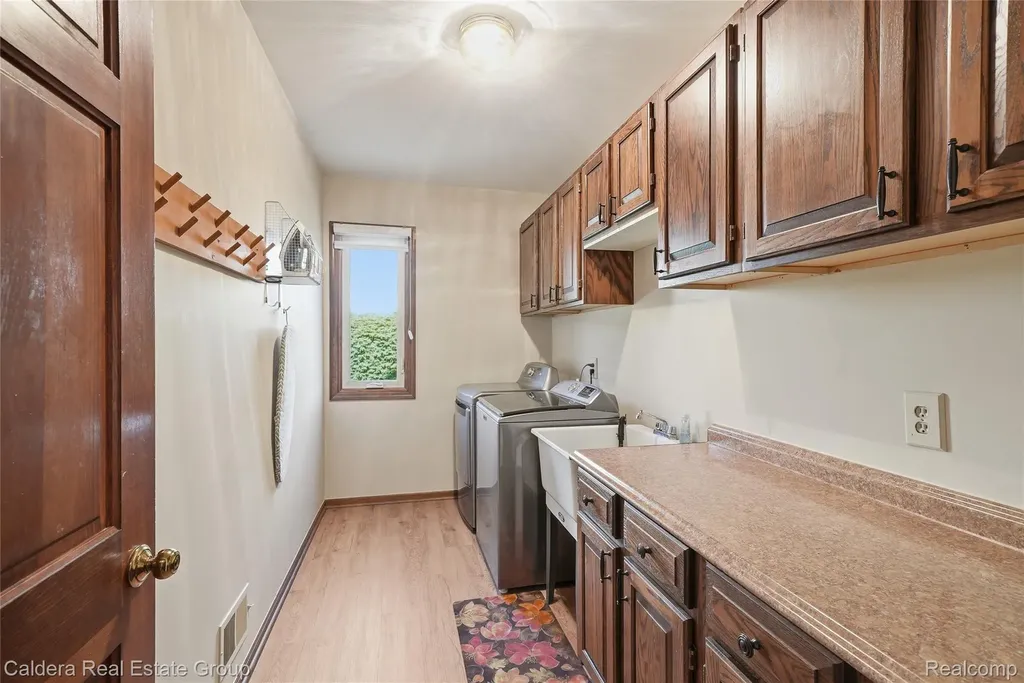 8915 Chestnut Run Drive Shelby Charter Township MI 48317