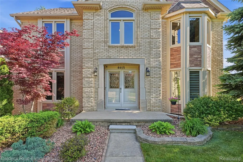 8915 Chestnut Run Drive Shelby Charter Township MI 48317