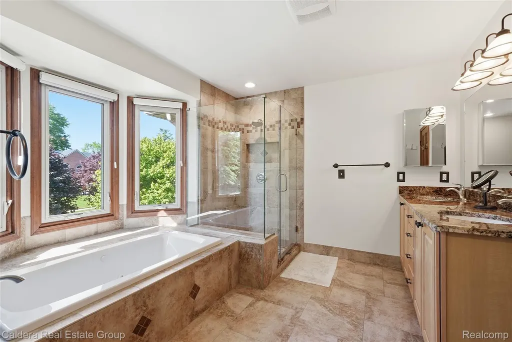 8915 Chestnut Run Drive Shelby Charter Township MI 48317