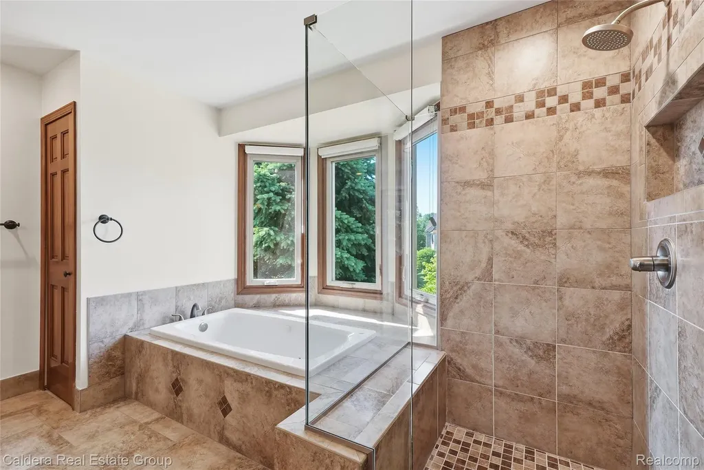 8915 Chestnut Run Drive Shelby Charter Township MI 48317