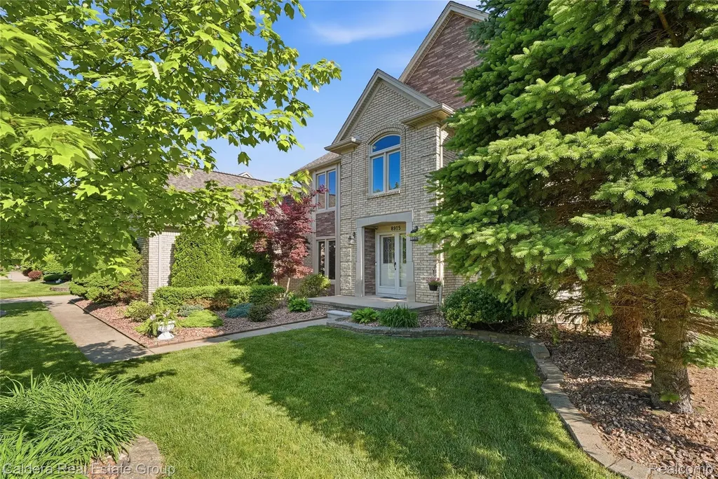 8915 Chestnut Run Drive Shelby Charter Township MI 48317