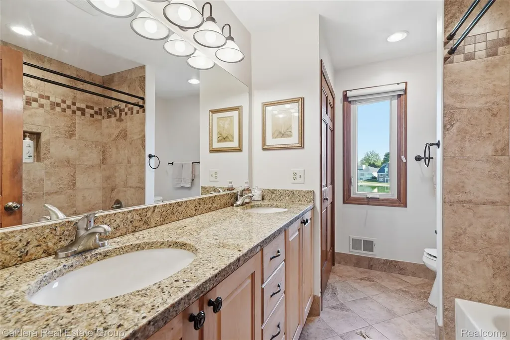8915 Chestnut Run Drive Shelby Charter Township MI 48317