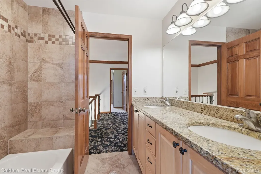 8915 Chestnut Run Drive Shelby Charter Township MI 48317