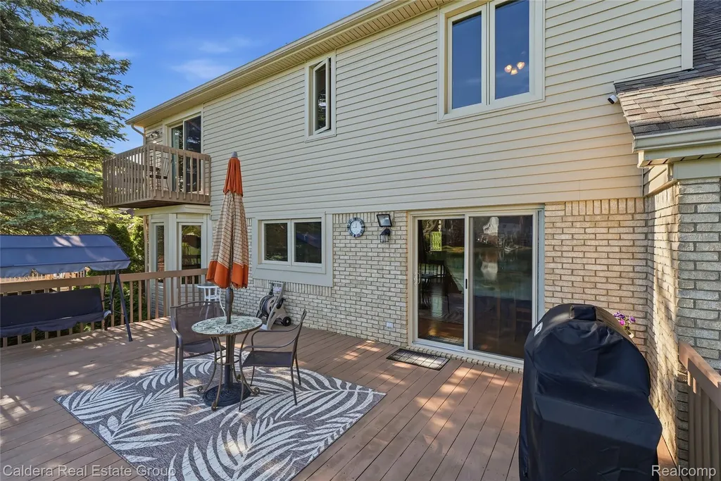 8915 Chestnut Run Drive Shelby Charter Township MI 48317