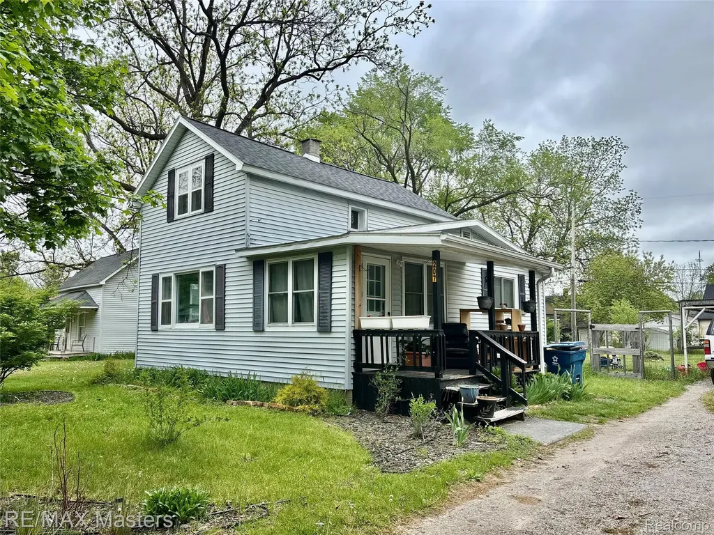 207 Court Street S Standish City MI 48658