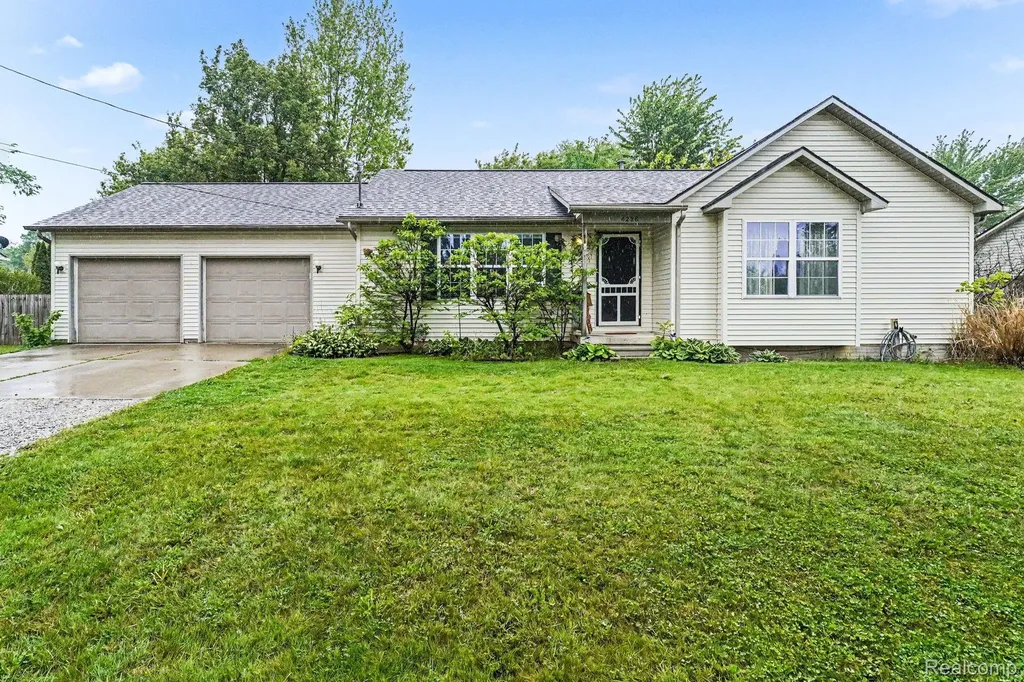 4228 Thom Street Burton City MI 48509