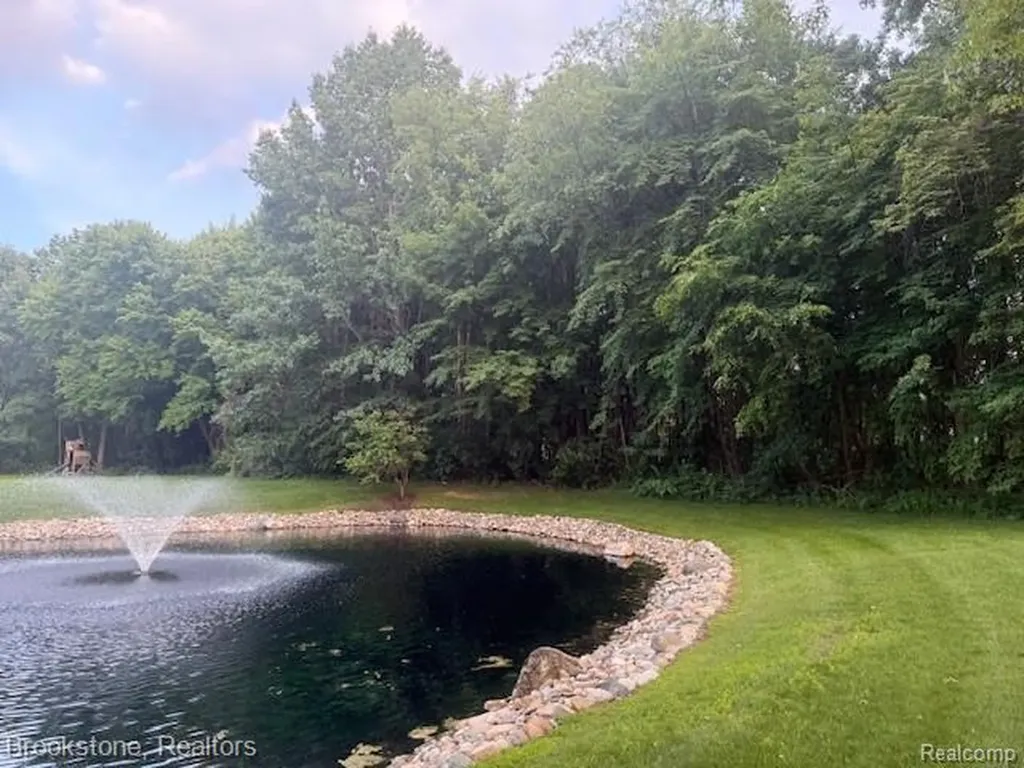 1 Lilac Lane Shelby Charter Township MI 48315