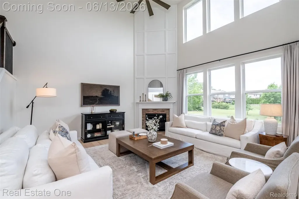 1938 Trowbridge Lane Commerce Charter Township MI 48382