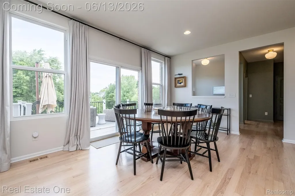 1938 Trowbridge Lane Commerce Charter Township MI 48382