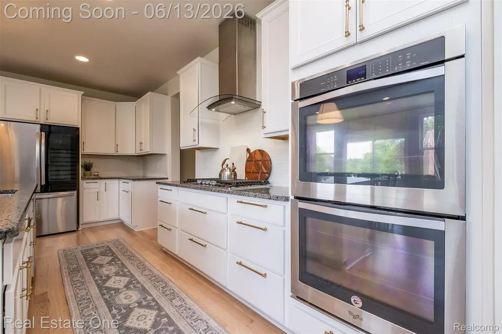 1938 Trowbridge Lane Commerce Charter Township MI 48382
