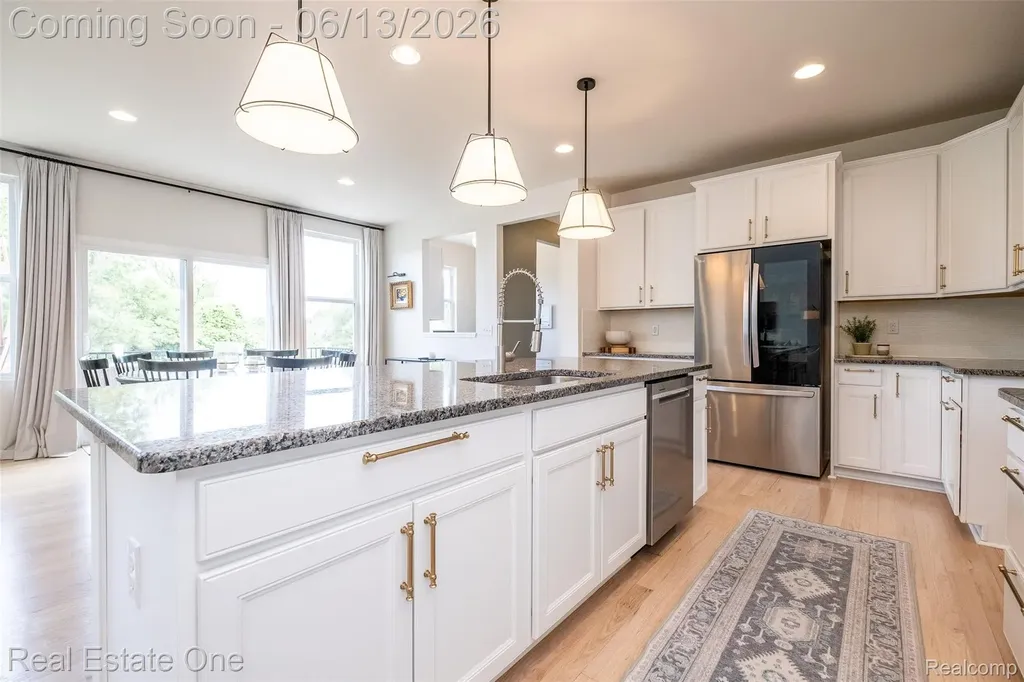 1938 Trowbridge Lane Commerce Charter Township MI 48382
