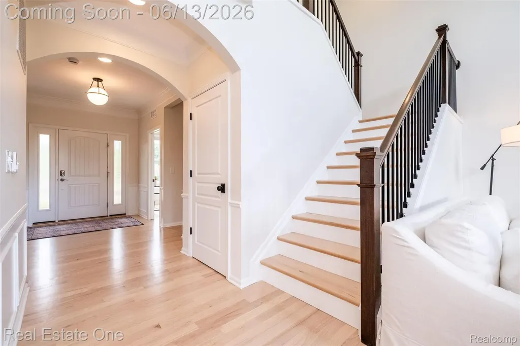 1938 Trowbridge Lane Commerce Charter Township MI 48382