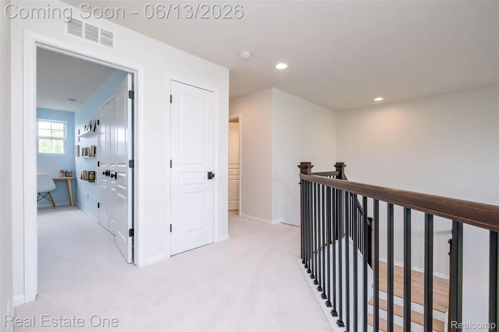 1938 Trowbridge Lane Commerce Charter Township MI 48382