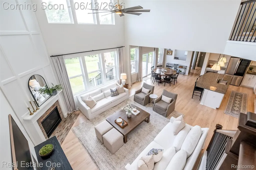1938 Trowbridge Lane Commerce Charter Township MI 48382