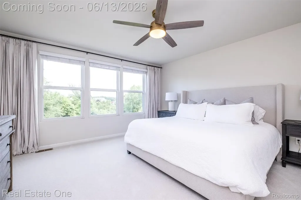 1938 Trowbridge Lane Commerce Charter Township MI 48382