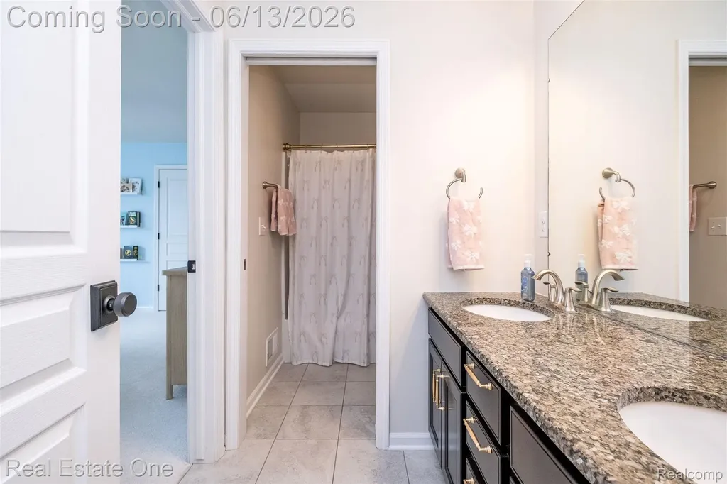 1938 Trowbridge Lane Commerce Charter Township MI 48382