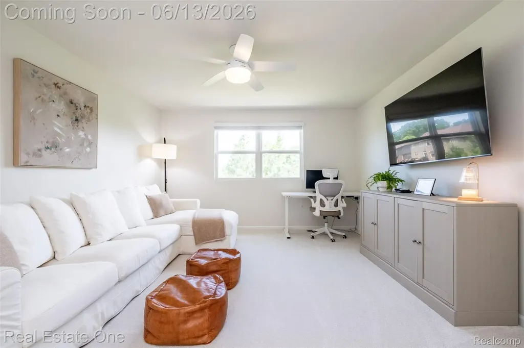 1938 Trowbridge Lane Commerce Charter Township MI 48382