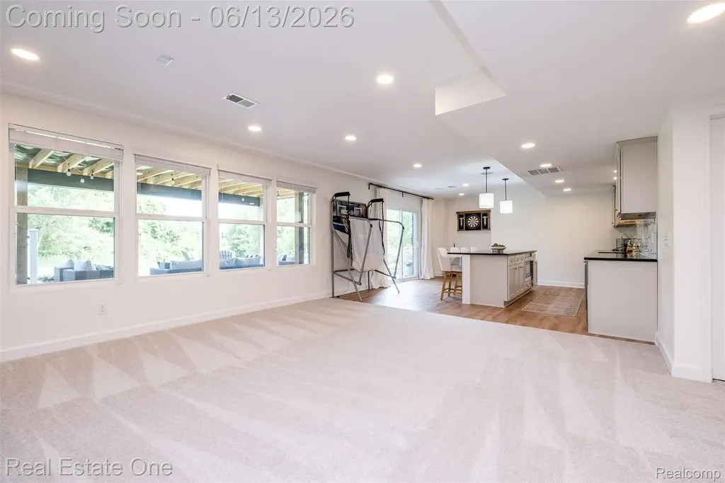 1938 Trowbridge Lane Commerce Charter Township MI 48382