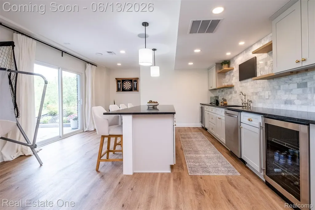 1938 Trowbridge Lane Commerce Charter Township MI 48382