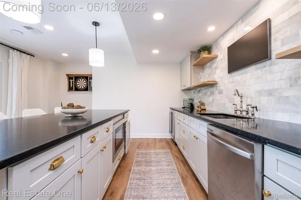 1938 Trowbridge Lane Commerce Charter Township MI 48382
