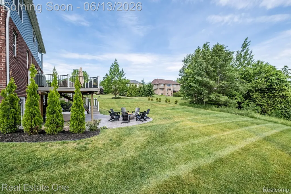 1938 Trowbridge Lane Commerce Charter Township MI 48382