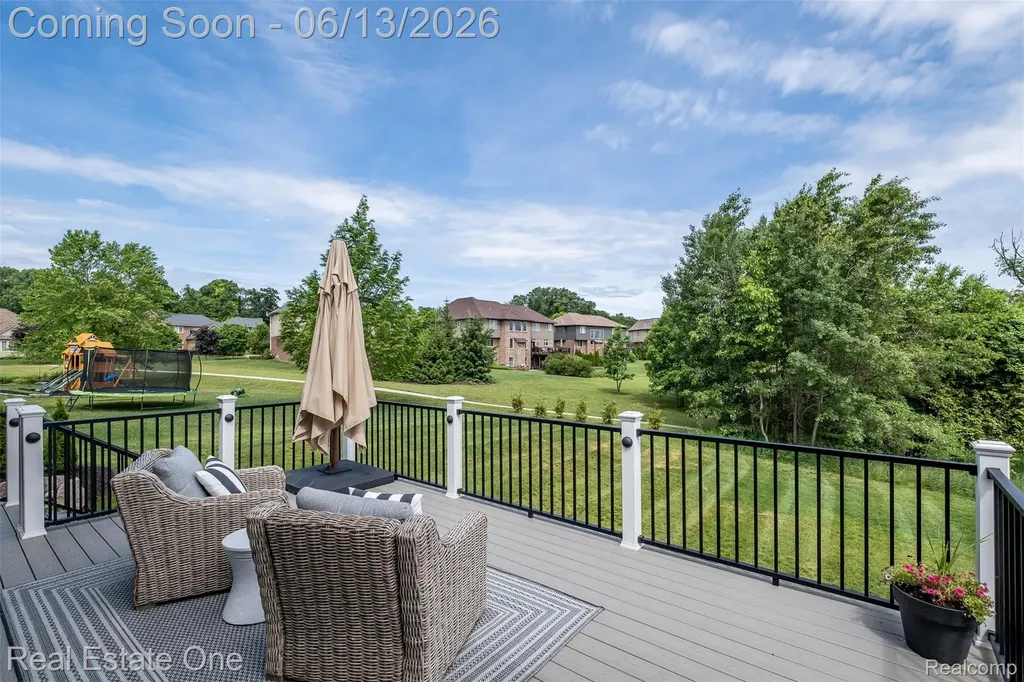 1938 Trowbridge Lane Commerce Charter Township MI 48382