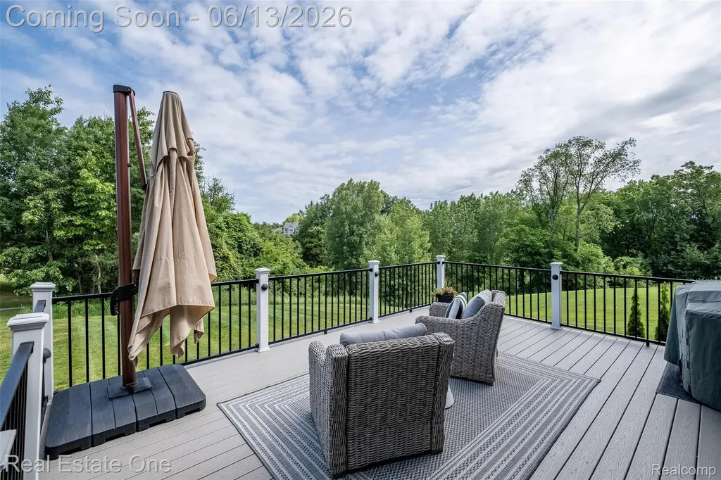 1938 Trowbridge Lane Commerce Charter Township MI 48382