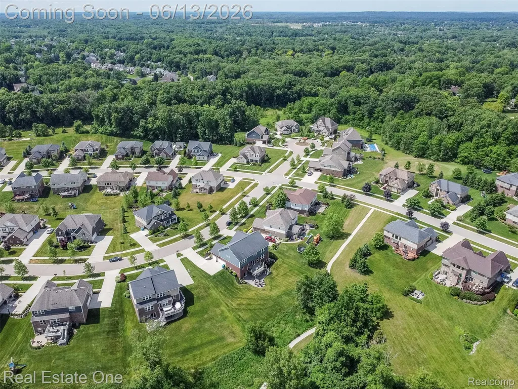 1938 Trowbridge Lane Commerce Charter Township MI 48382