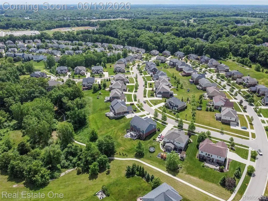1938 Trowbridge Lane Commerce Charter Township MI 48382