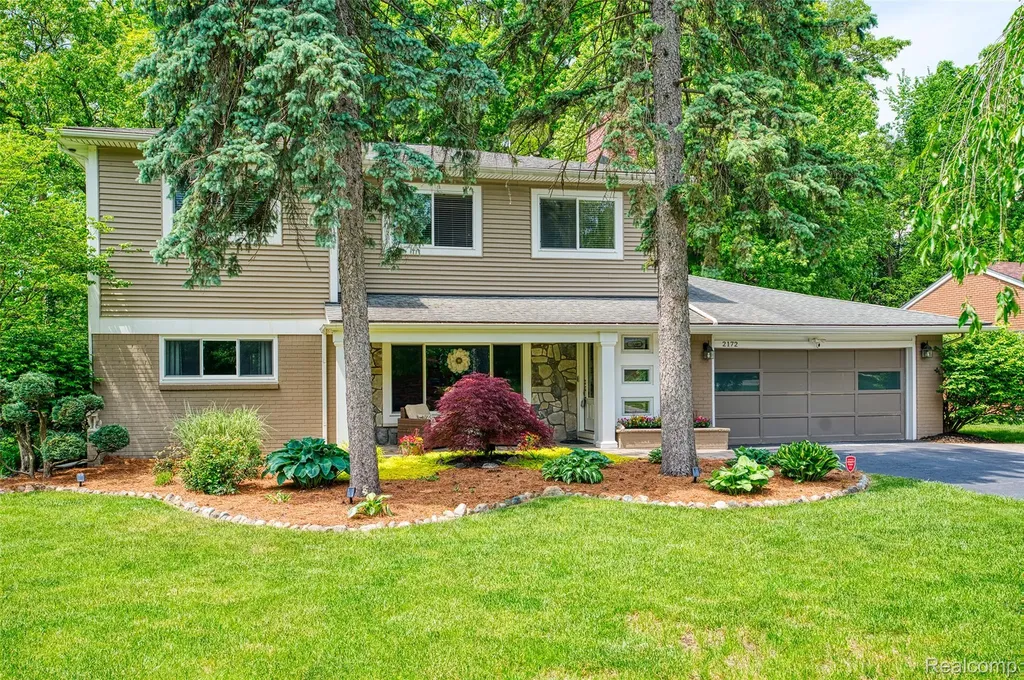 2172 Devonshire Road Bloomfield Charter Township MI 48302