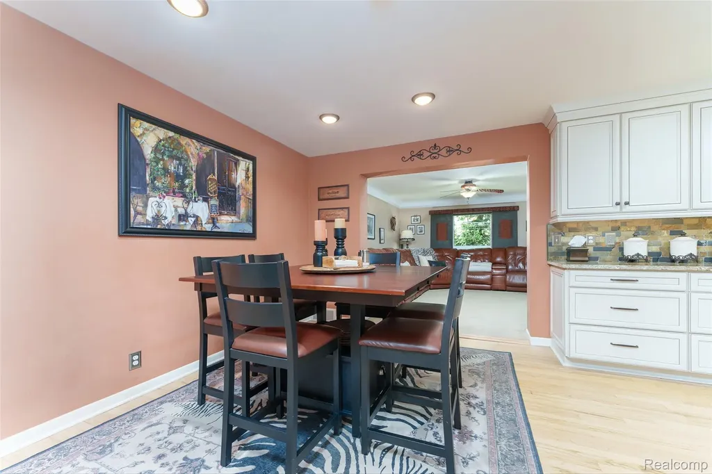 2172 Devonshire Road Bloomfield Charter Township MI 48302