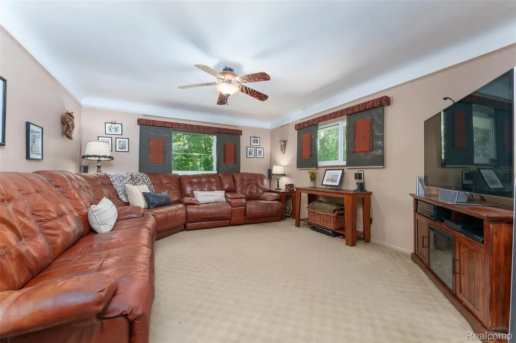 2172 Devonshire Road Bloomfield Charter Township MI 48302