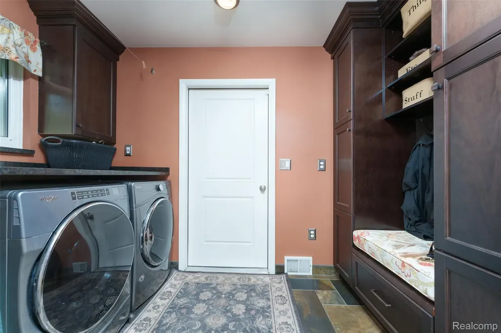 2172 Devonshire Road Bloomfield Charter Township MI 48302