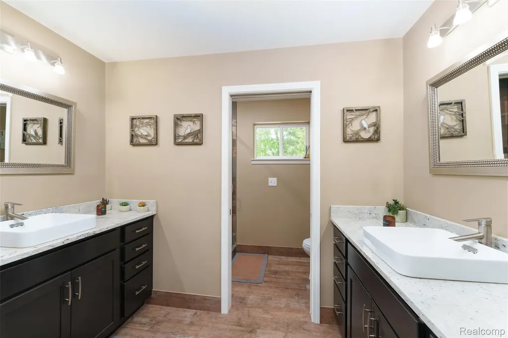 2172 Devonshire Road Bloomfield Charter Township MI 48302