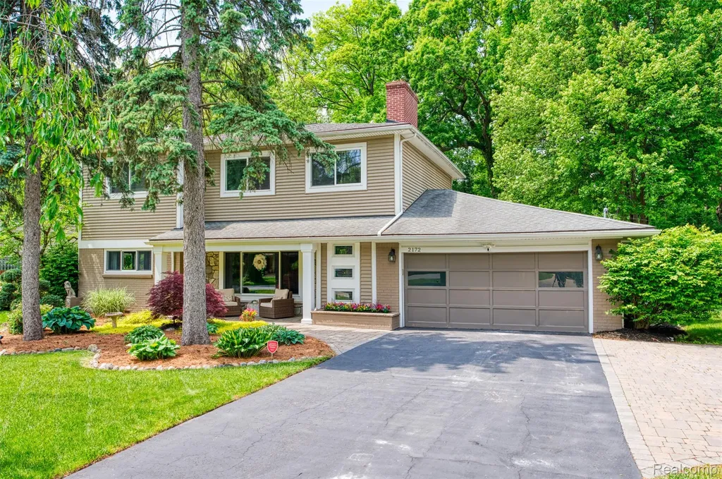 2172 Devonshire Road Bloomfield Charter Township MI 48302